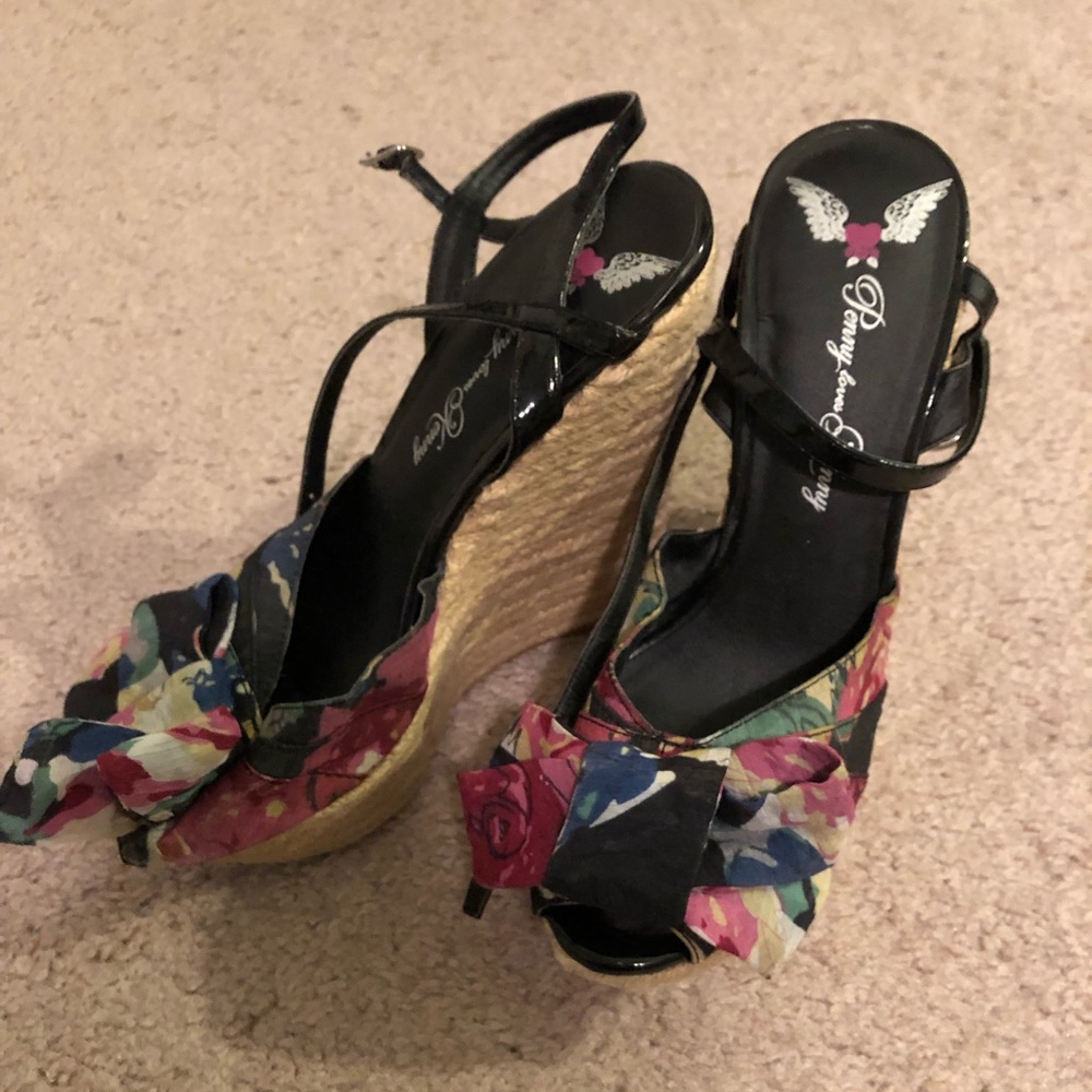 Flower Wedge Shoes!